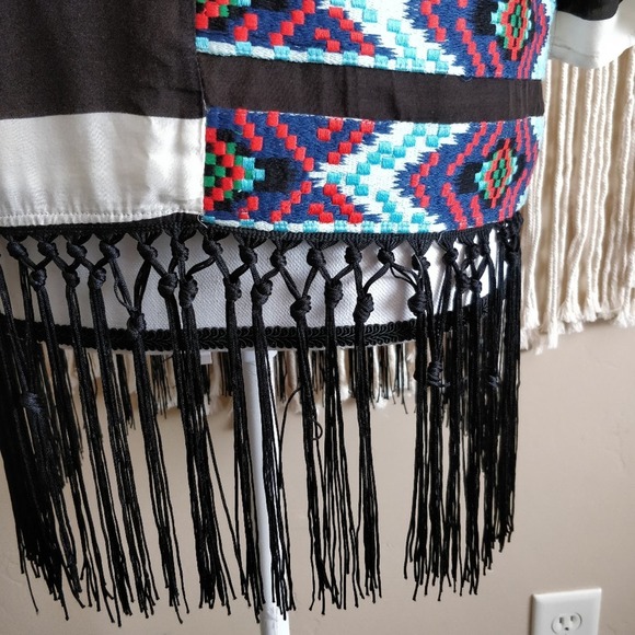 3/$20 Anthropologie Floreat Black White Striped Embroidered Fringe Top XS - Picture 6 of 8